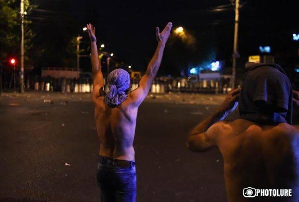 Побоище на улицах Еревана