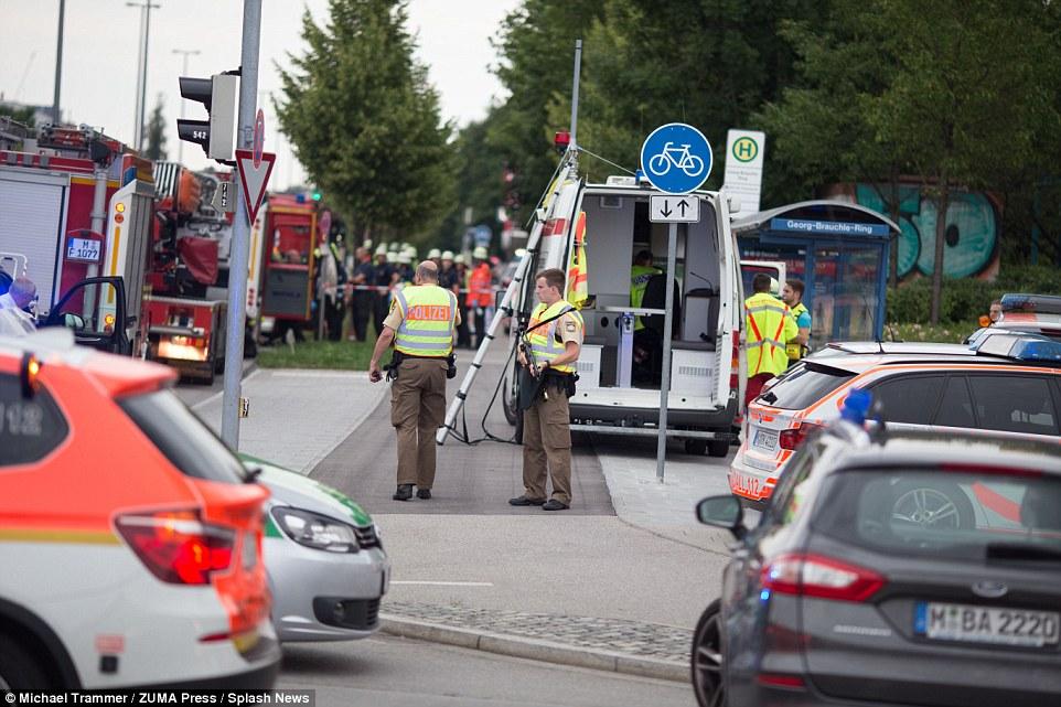 Стрельба в торговом центре Мюнхена, есть погибшие и раненые