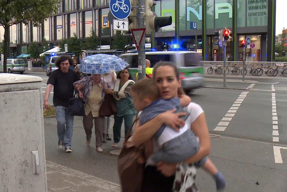 Стрельба в торговом центре Мюнхена, есть погибшие и раненые