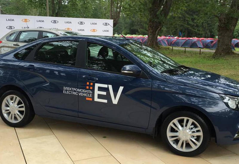 Lada Vesta перешла на электричество под авторские песни