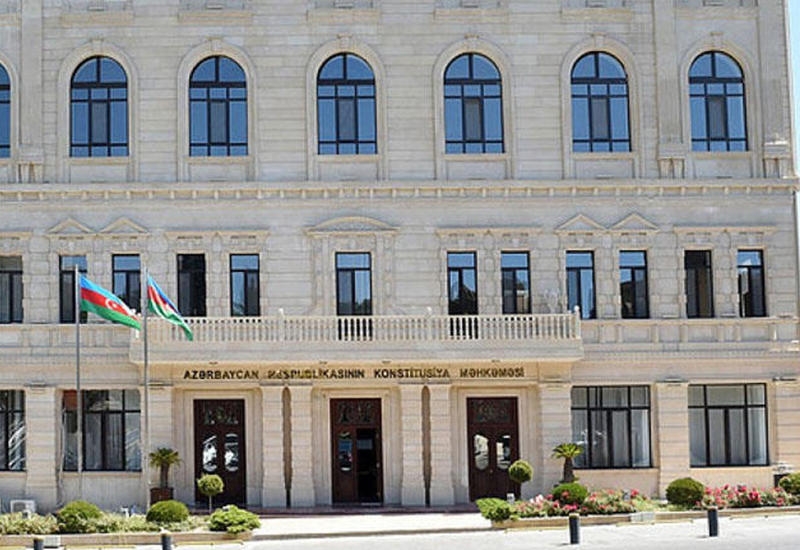 Konstitusiya Məhkəməsi kreditlərin xarici valyutada verilməsi qərarına aydınlıq gətirdi