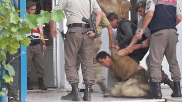Ərdoğanı öldürmək istəyən 11 hərbçi həbs edildi