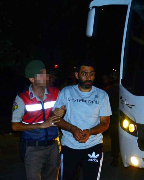 Ərdoğanı öldürmək istəyən 11 hərbçi həbs edildi
