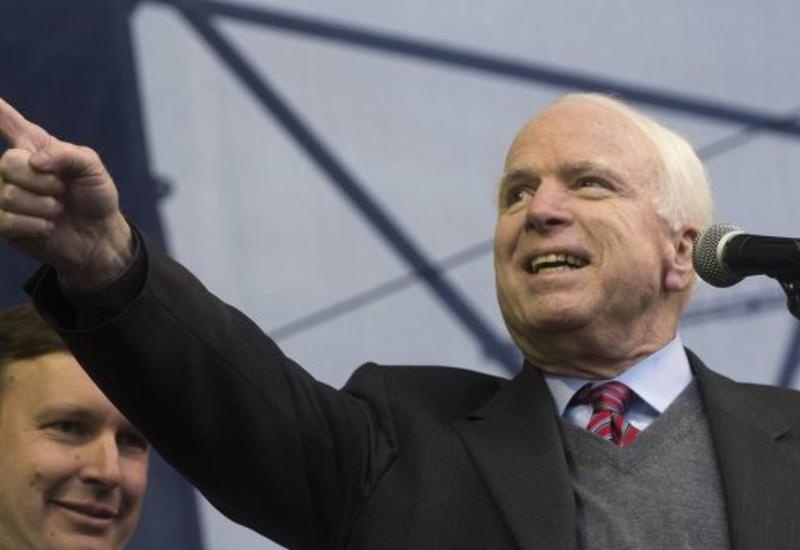 Маккейн обрушился на Трампа за слова об убитом солдате-мусульманине