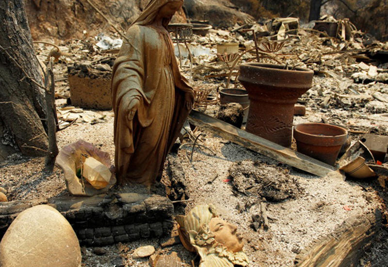 Вот что осталось после мощного лесного пожара в Калифорнии