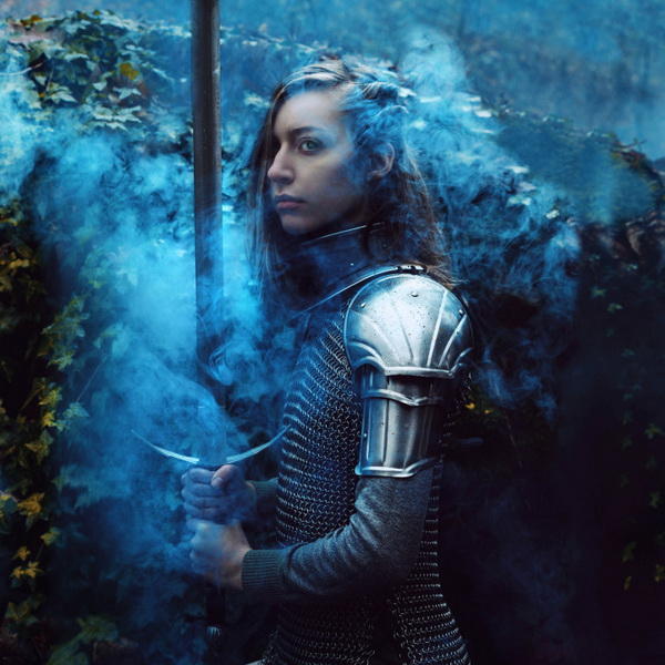 Портал во времена короля Артура: женщины в образе средневековых рыцарей