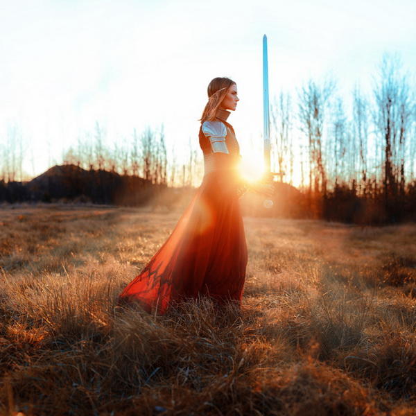 Портал во времена короля Артура: женщины в образе средневековых рыцарей