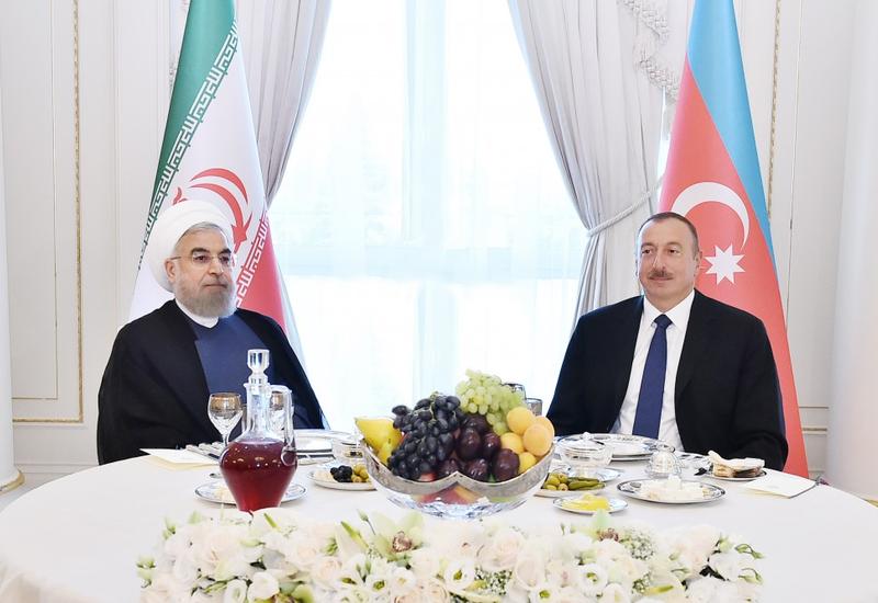 От имени Президента Ильхама Алиева устроен прием в честь Президента Ирана