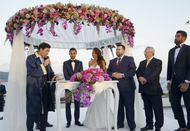 Məşhur futbolçu evləndi