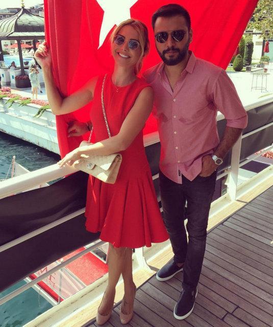 Məşhur sənətçilər mitinqdə