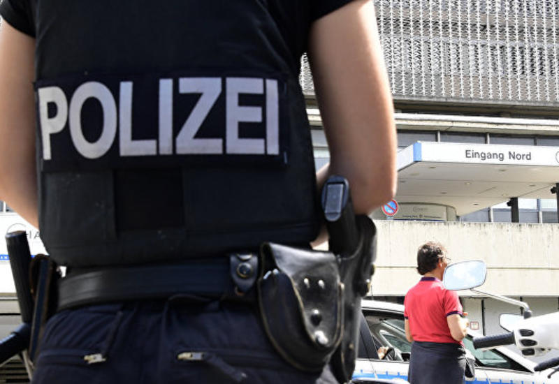 В Германии неизвестный напал с ножом на прохожих