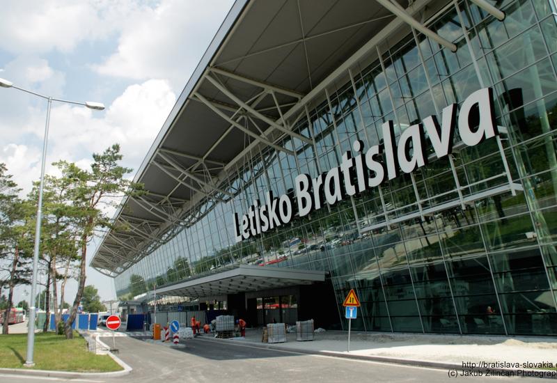 В трех аэропортах Словакии усилены меры безопасности