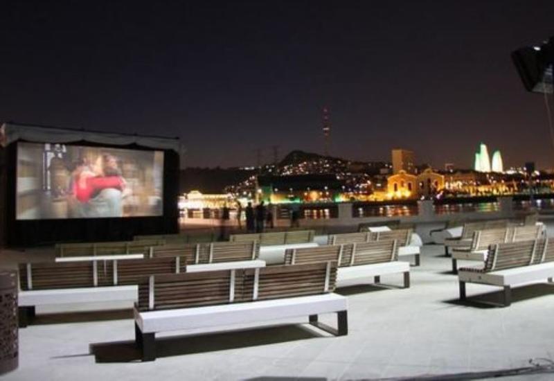 Bakıda açıq havada kinoteatr açılıb
