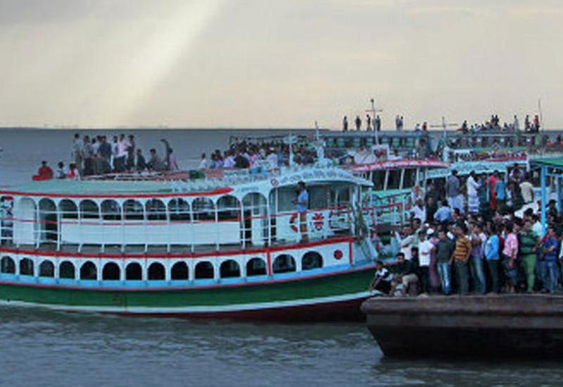 Banqladeşdə gəmi batıb, 17 nəfər itkin düşüb