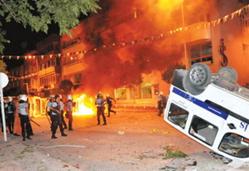 Aydın Mirzəzadə: "Türkiyəni sarsıtmaq, onu diz üstə çökdürmək istəyirlər"