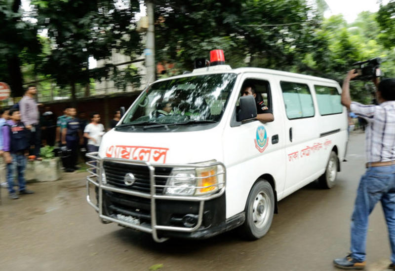 Крупный пожар в Бангладеш: десятки людей отрезаны огнем