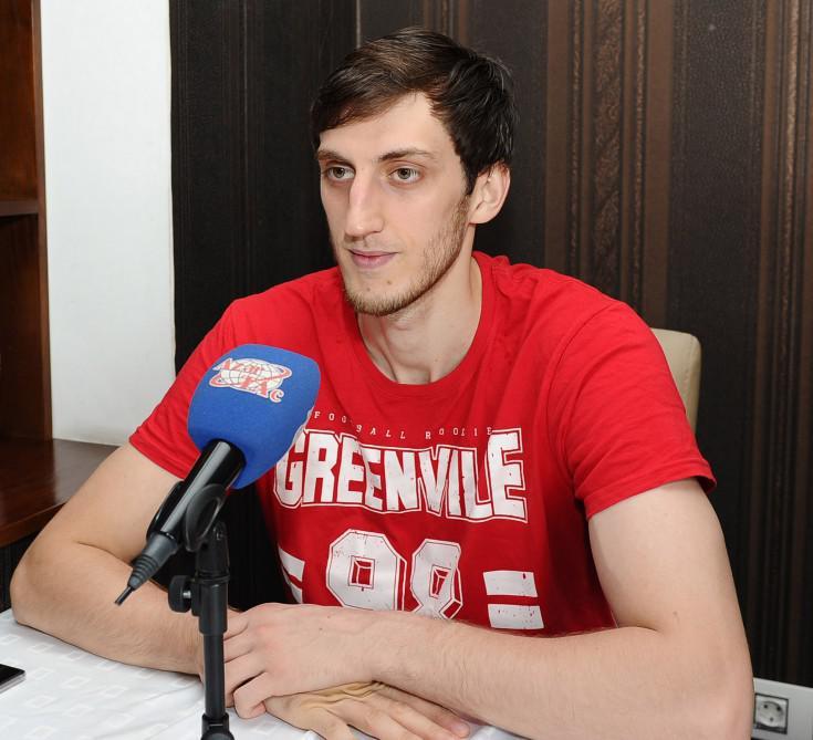 Zirvəyə yol: Olimpiya çempionu Radik İsayevin həyat və mübarizəsindən bəzi ştrixlər