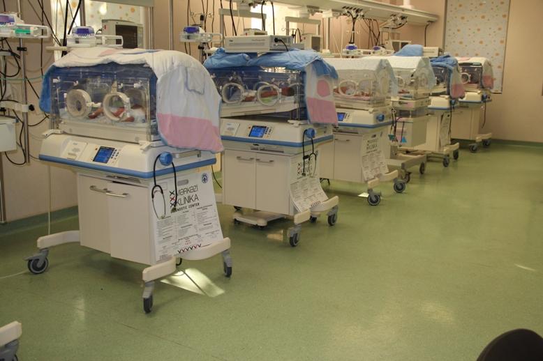Mərkəzi Klinikanın yenidoğulmuşlar şöbəsində az çəkili körpəyə uğurlu cərrahi əməliyyat həyata keçirilib