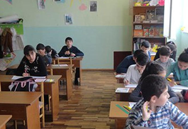 Erməni uşaqlar Qarabağdan çıxarılır