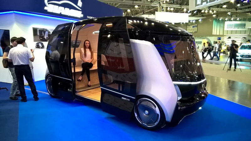 Автобус "Шатл" сам решит, кого куда везти