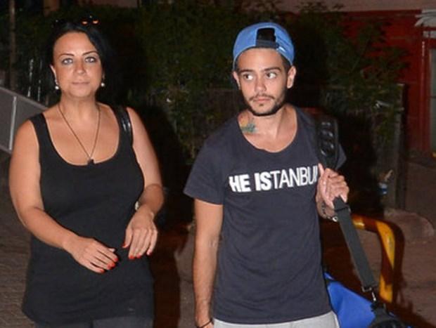 Cinsini dəyişən aktyor sevgilisi ilə