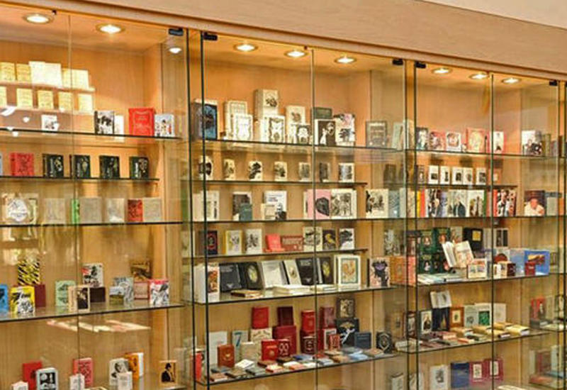 Всю информацию об Узбекистане уместили в книги размером 50×55 мм