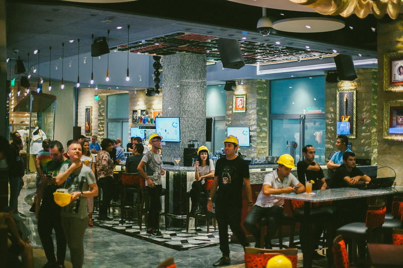 В Баку открылось легендарное Hard Rock Cafe