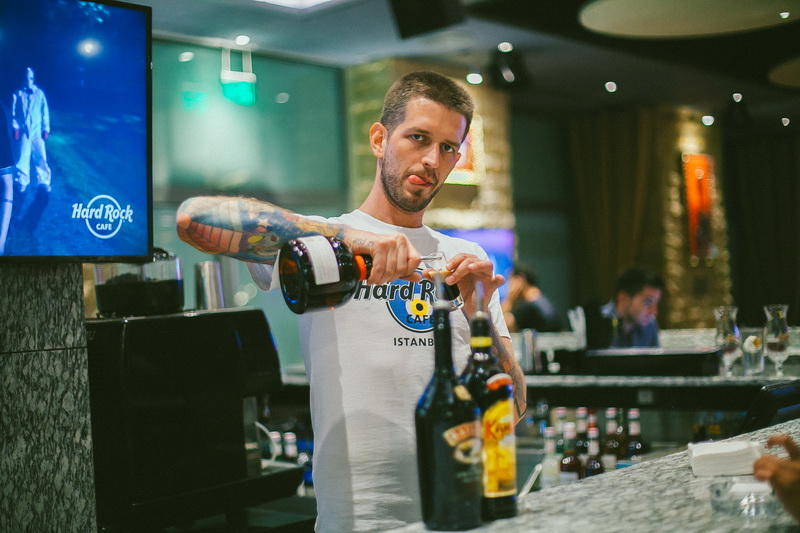 В Баку открылось легендарное Hard Rock Cafe