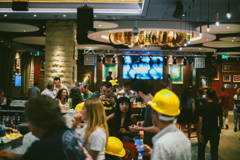 В Баку открылось легендарное Hard Rock Cafe
