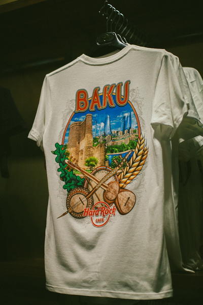 В Баку открылось легендарное Hard Rock Cafe