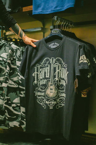 В Баку открылось легендарное Hard Rock Cafe