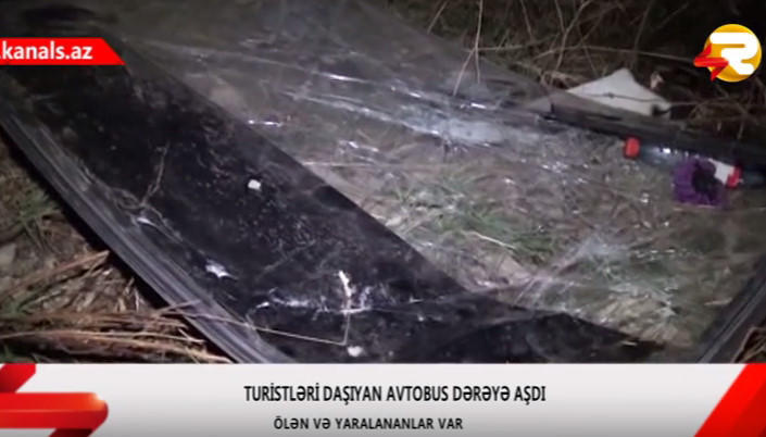 Ərəb turistləri Bakıya gətirən avtobus qəzaya düşdü: 2 ölü, 16 yaralı