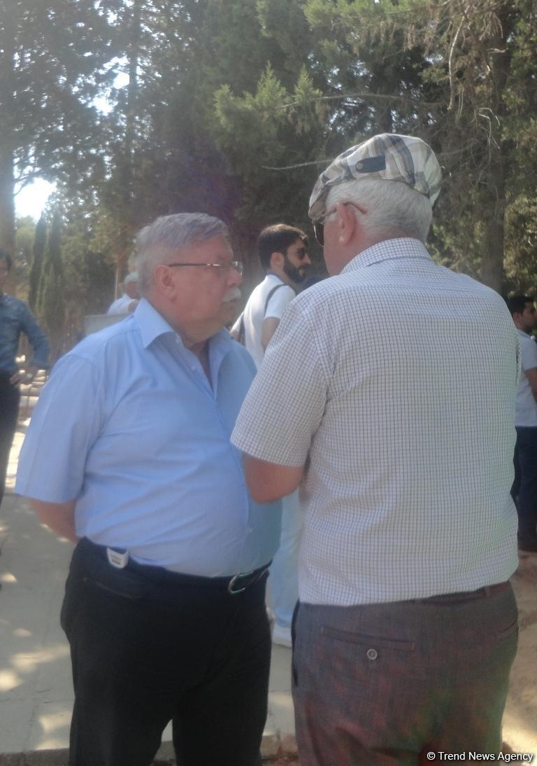 В Баку простились с Огтаем Зульфугаровым