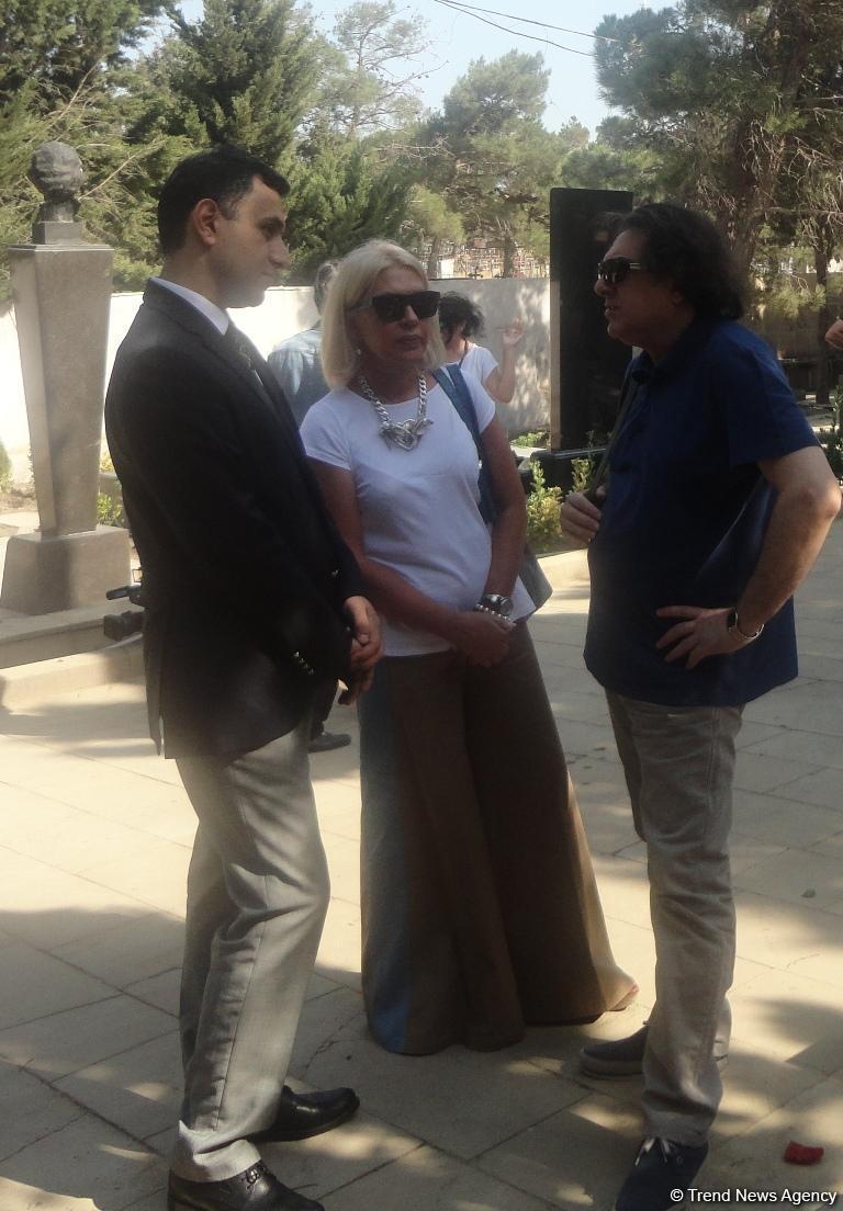В Баку простились с Огтаем Зульфугаровым