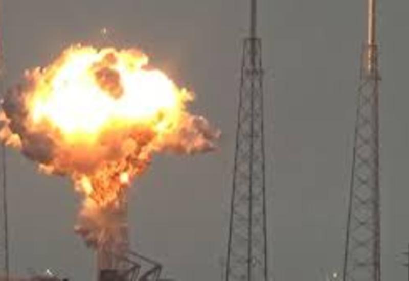 Момент взрыва ракеты Falcon 9