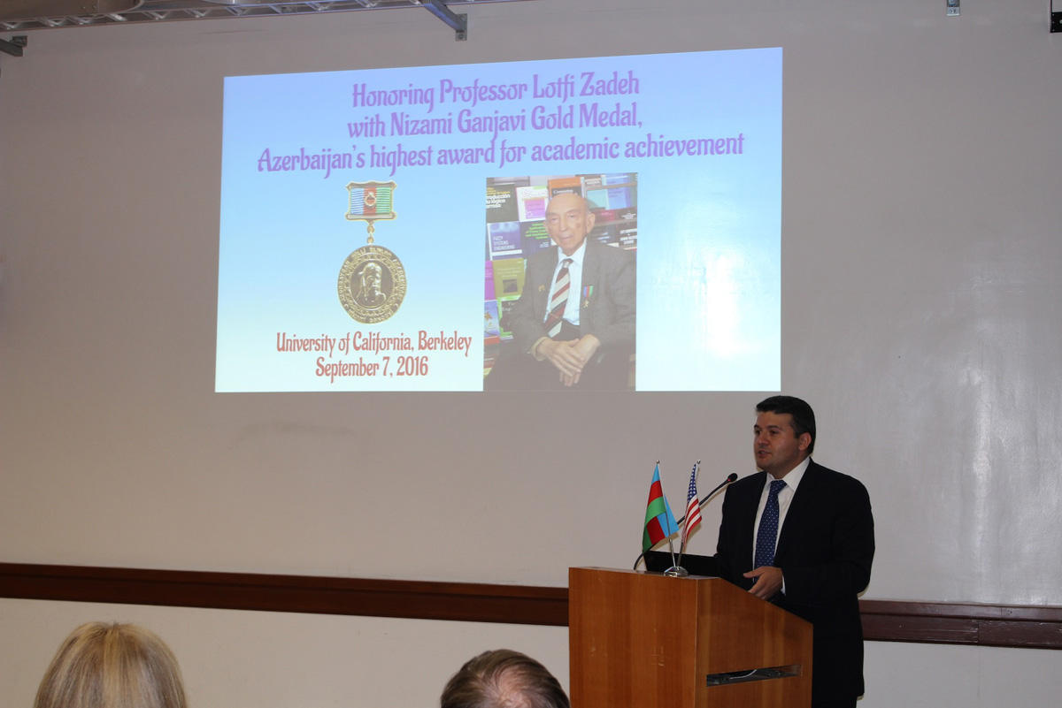 ABŞ-da Lütfi Zadəyə Azərbaycan medalı təqdim olundu