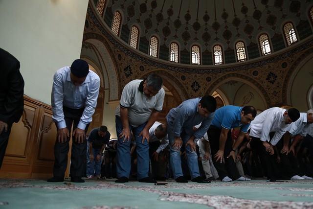 Bakıda bayram namazı qılındı