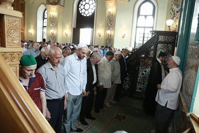 Bakıda bayram namazı qılındı