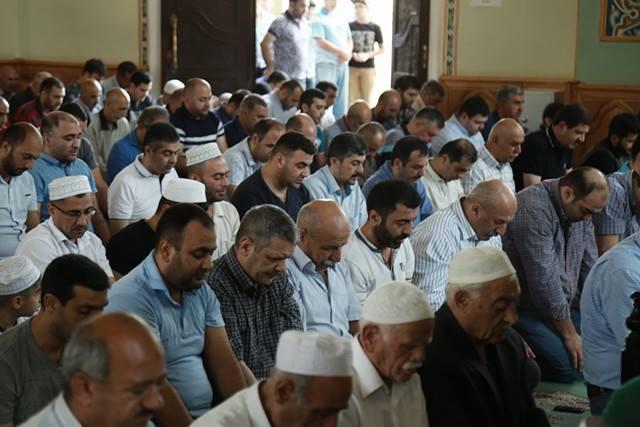 Bakıda bayram namazı qılındı