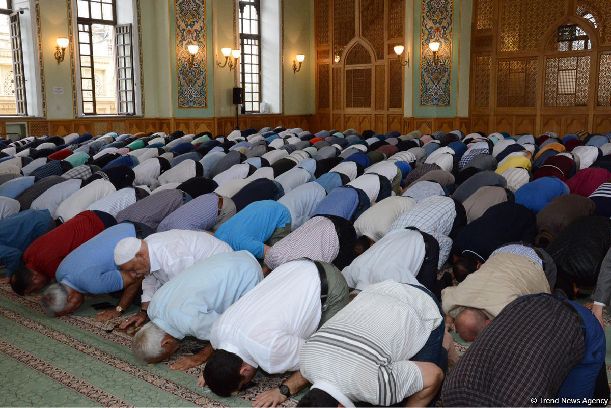 Bakıda bayram namazı qılındı