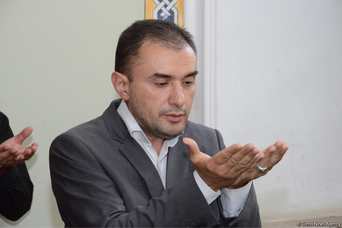 Bakıda bayram namazı qılındı