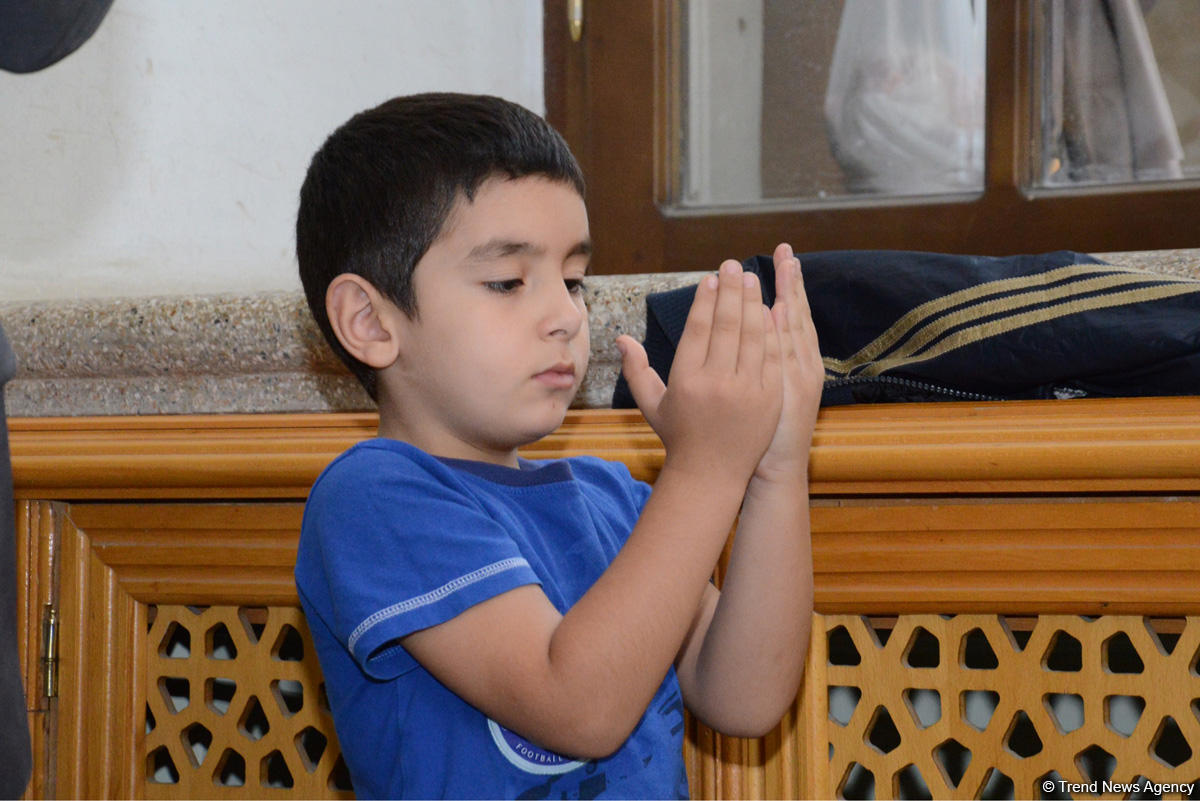 Bakıda bayram namazı qılındı