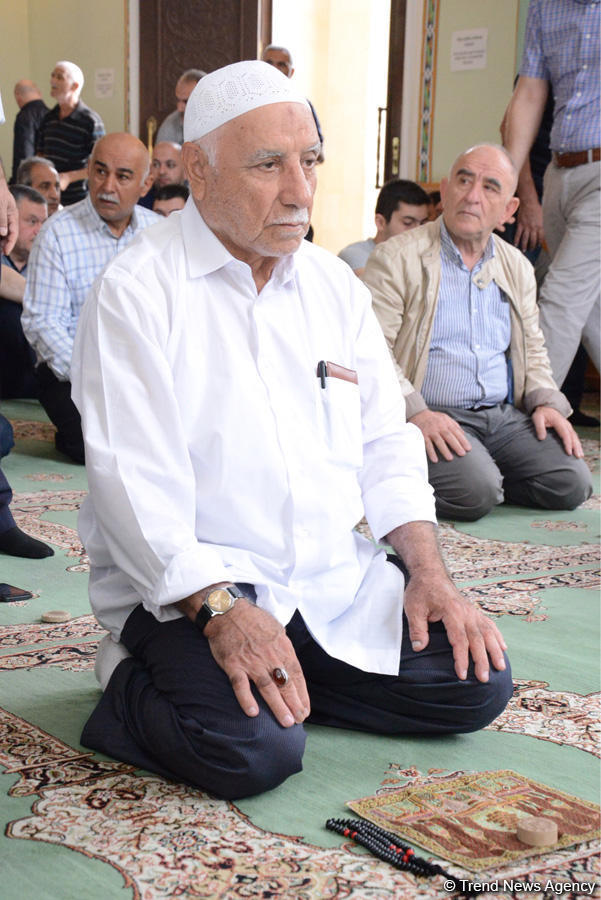 Bakıda bayram namazı qılındı