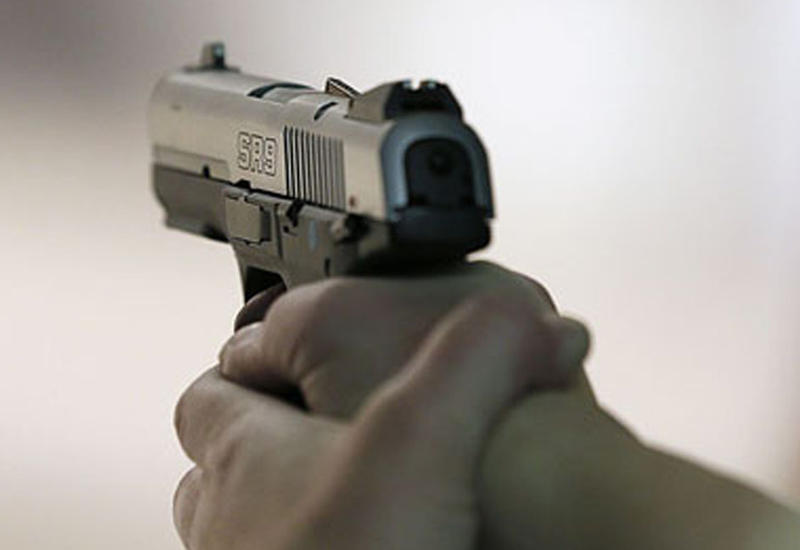 Вор решил украсть авто у полицейского при исполнении и получил две пули в упор