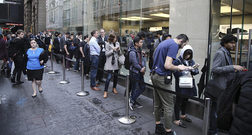 Начались продажи iPhone 7