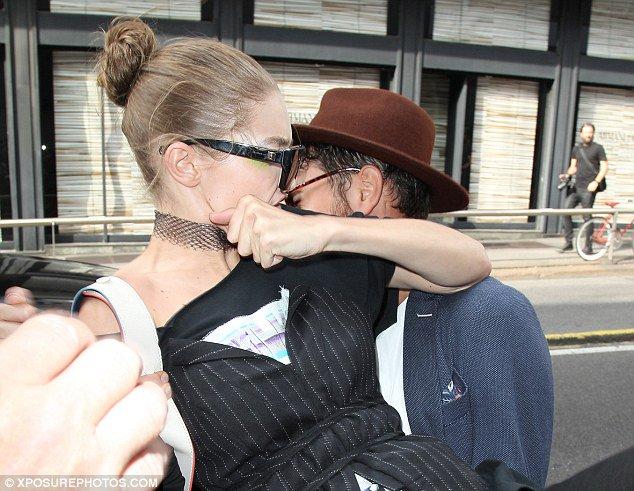 Супермодель Джиджи Хадид ударила поклонника