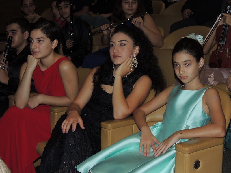 Лауреаты международного конкурса выступили в Центре Мугама