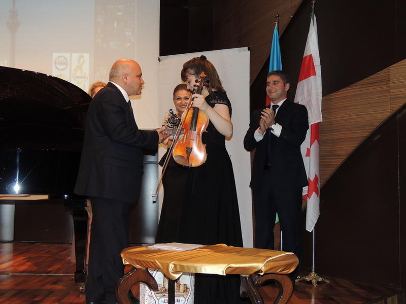 Лауреаты международного конкурса выступили в Центре Мугама