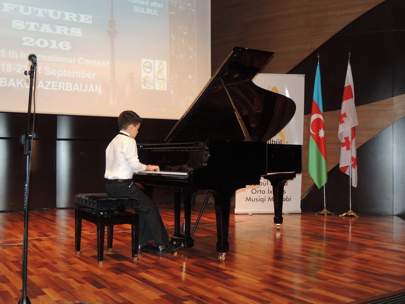 Лауреаты международного конкурса выступили в Центре Мугама