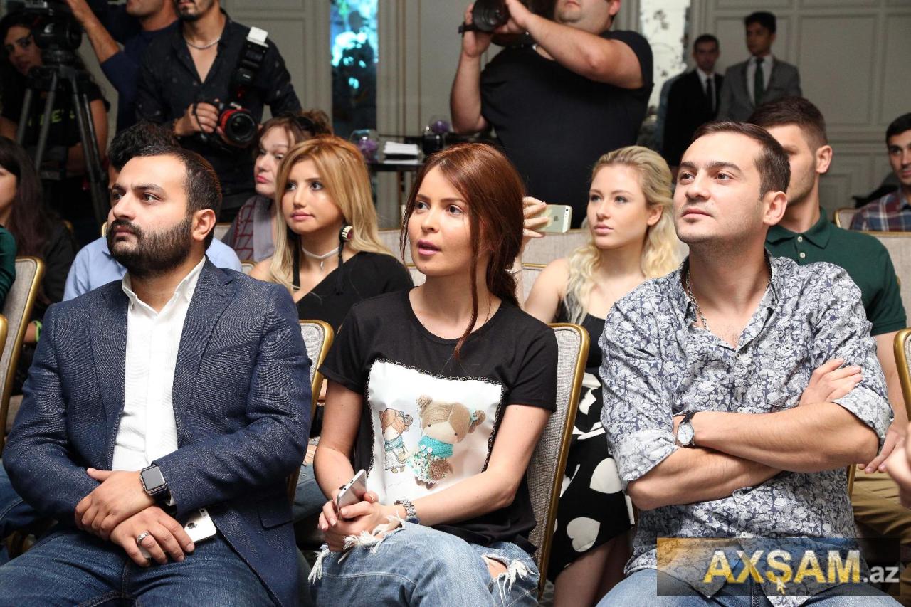 Elçin Cəfərov açıq-saçıq klipinə təqdimat etdi